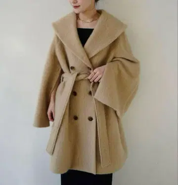 Acka shaggy cape coat 즉시 구매 ok