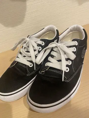 VANS 블랙 로우컷 스니커즈