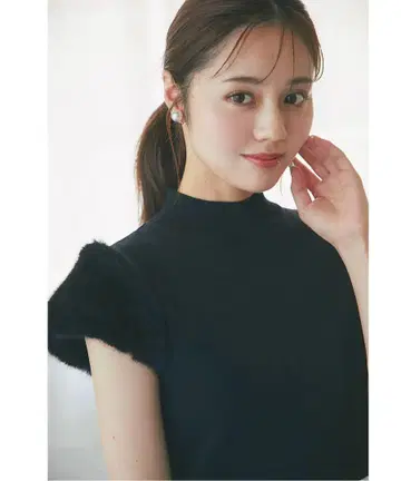 tocco closet 퍼 슬리브 절개 니트 풀오버