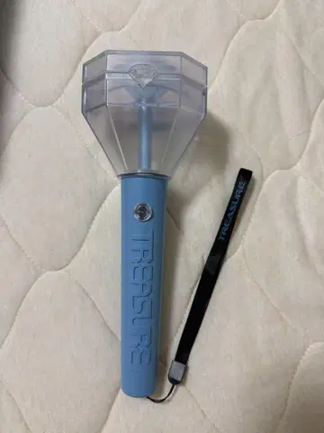 TREASURE OFFICIAL LIGHT STICK