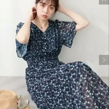 내추럴 꾸뛰르 플레어 슬리브 고급 원피스 L 사이즈 네이비