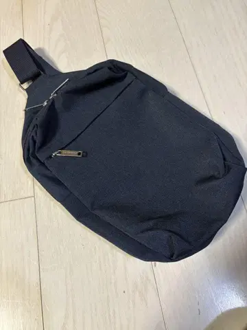 마리메꼬 바디백 네이비