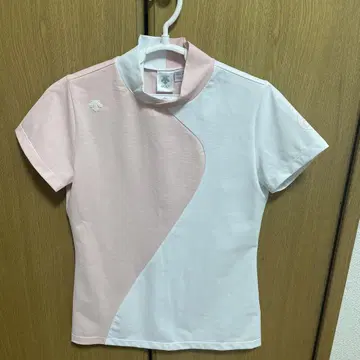 데상트 여성용 골프 하이넥 의류 L 사이즈