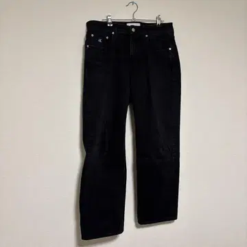 90s 핏 Calvin Klein Jeans 블랙 스트레이트 데님