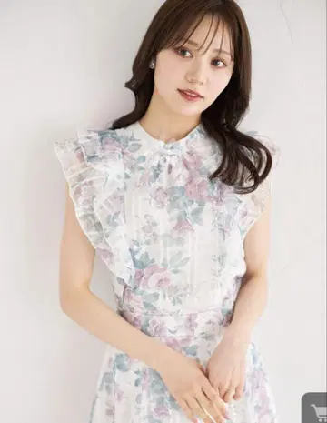 정원 로즈 프린트 시어 체크 프릴 블라우스 플레어 스커트 핑크