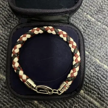 TOMMY HILFIGER 뜨개질 팔찌