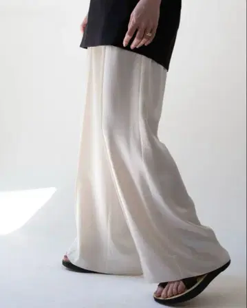 neau satin easy pants (-milk-)