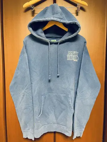 ANTI HERO PULLOVER HOOD L
