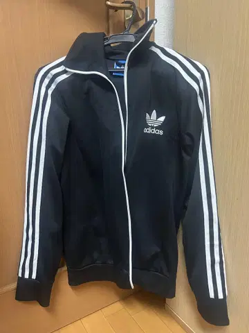 adidas 블랙 자켓 스트라이프