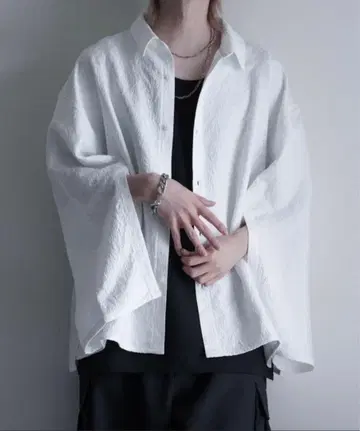 LILL 릴랙싱 와이드 플레어 암 자카드 롱 슬리브 셔츠