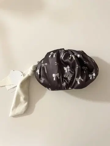 젤라또피케 리본 무늬 새틴 파우치