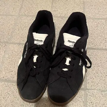 Reebok 클래식 스니커즈 블랙