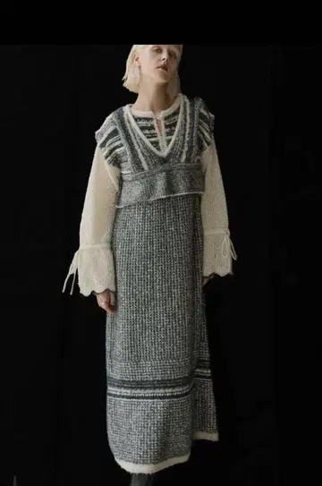 knit at random shaggy geometric pattern