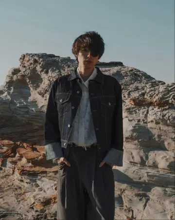 Mr.Creape 짧은 기장 롤업 데님 자켓