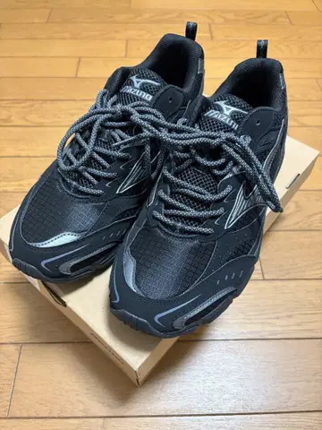 MIZUNO MXR BKACK/METALLICGRAY D1GA246801