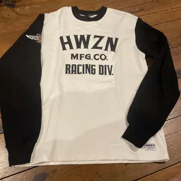 HWZN 하우젠브로스 레이싱 맨투맨 화이트/블랙