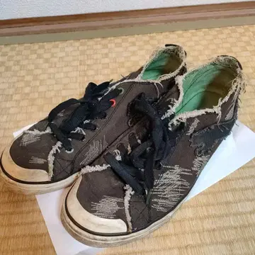 Puma 데미지 가공 브라운 스니커즈