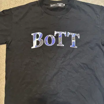BoTT 로고 프린트 블랙 T셔츠