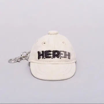 IU 야구 모자 키링 베이지