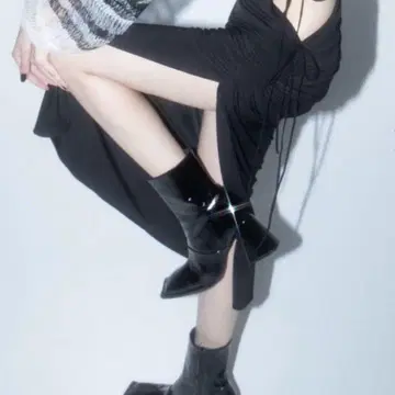 melt the lady 에나멜 스퀘어 숏부츠