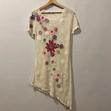아이보리 꽃무늬 자수 반팔 튜닉