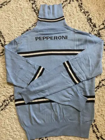 PEPPERONIBOYZ 라이트 블루 스트라이프 스웨터