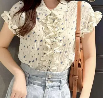 다즐린 dazzlin 슈링크 플라워 프릴 셔츠