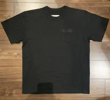 정품 새상품급 sacai kaws 사카이 카우스 T셔츠 포켓티