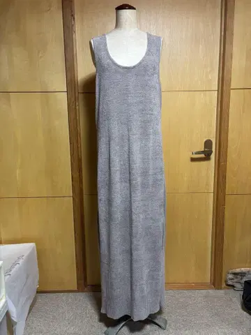 Barefoot Dreams 슬리브리스 니트 롱 원피스