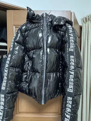 RT EG 블랙 퍼퍼 자켓 M 사이즈
