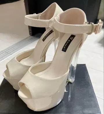 Venus 베이지 오픈토 하이힐