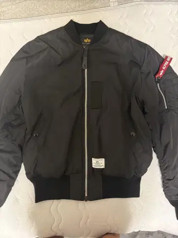 알파 인더스트리즈 MA-1 블랙 자켓 M