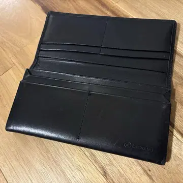 블랙 가죽 장지갑 렉서스
