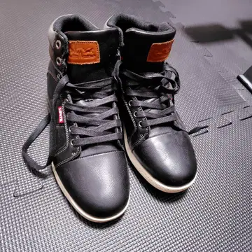 Levi's 블랙 스니커즈 8 (US)