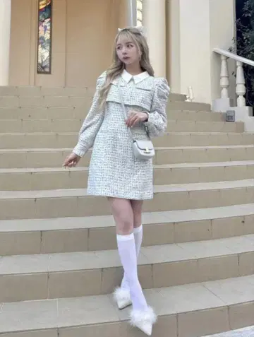 그레이 계열 프릴 미니 원피스