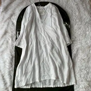 08맵 08맵 화이트 딥 넥 플레어 원피스 린넨