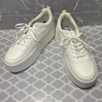 [ 미사용급 ] ZARA 플랫폼 스니커즈 통굽 화이트 26.5cm