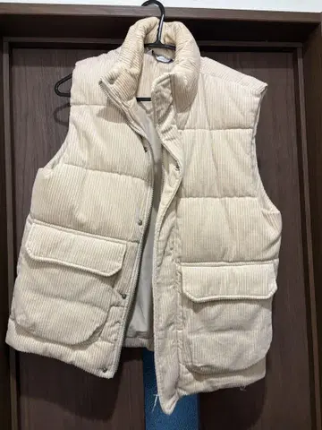 ZARA 코듀로이 베이지 다운 베스트