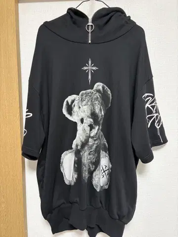 트라바스 5부 소매 곰 후드티