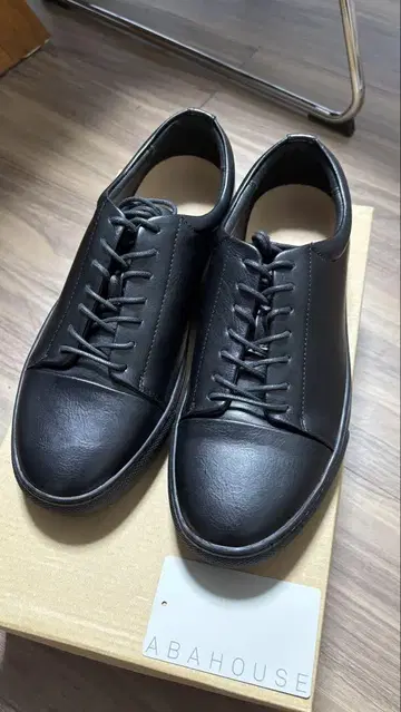 네오 가죽 로우컷 스니커즈 ABAHOUSE 아바하우스 드레스 스니커즈