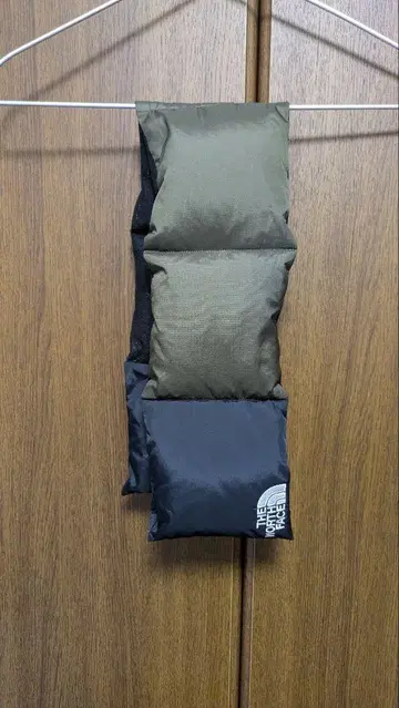 THE NORTH FACE 머플러 올리브 블랙