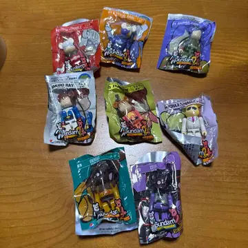 BE@RBRICK x 건담 콜라보 피규어 8체 세트