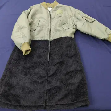 SU 스나오 쿠와하라 올리브 그린 블랙 롱 코트