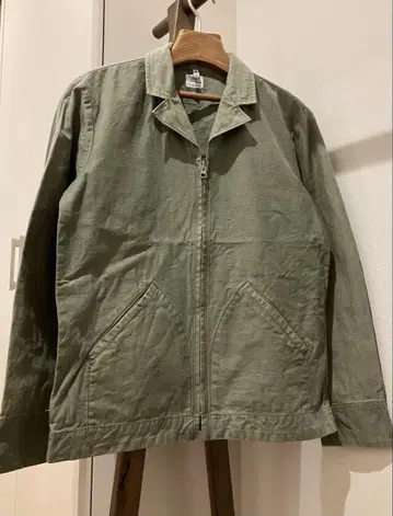 네세서리 오어 언네세서리 자켓