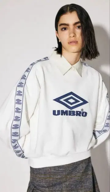 [ 새상품급 ] MOUSSY UMBRO 콜라보 맨투맨