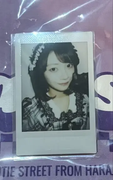 CUTIESTREET 이타쿠라 카나 폴라로이드