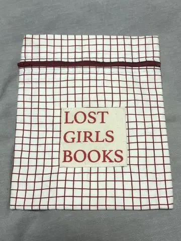 Nine Stories LOST GIRLS BOOKS 북 파우치