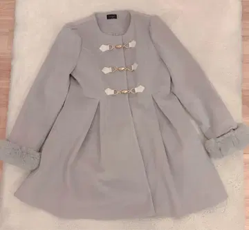 evelyn 비트 장식 플레어 코트