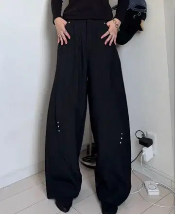 블랙 와이드 팬츠 사이드 슬릿
