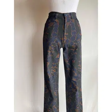Used 다크하고 개성 있는 패턴 슬림 스트레이트 팬츠